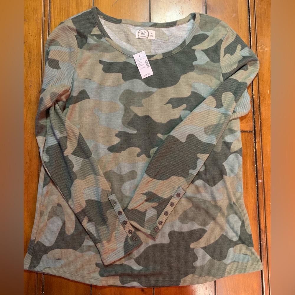 Maurice’s women’s camo long sleeve shirt, NWT